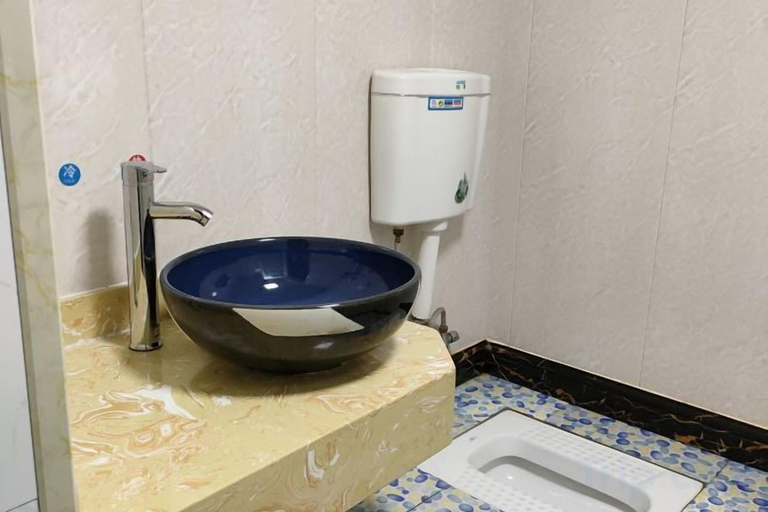 Bathroom 4, Jinxin Hotel, Hezhou