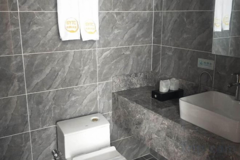 Bathroom, Naiman Banner Water Yun Tiancheng Hotel, Tongliao