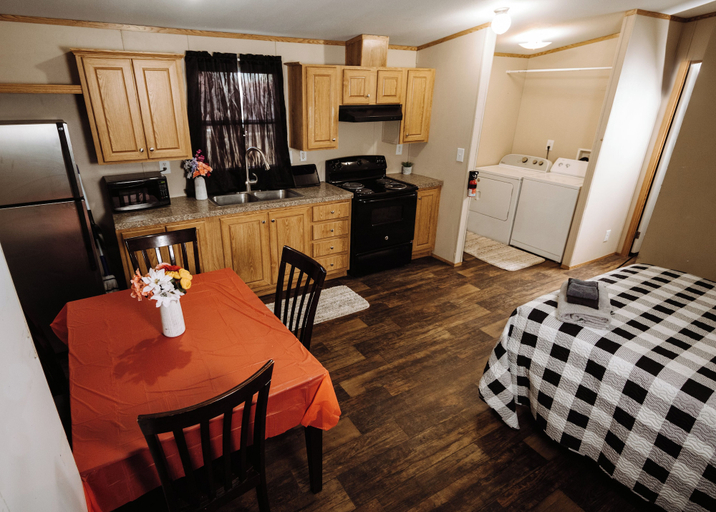 Others 3, 302 Lodging, Winkler