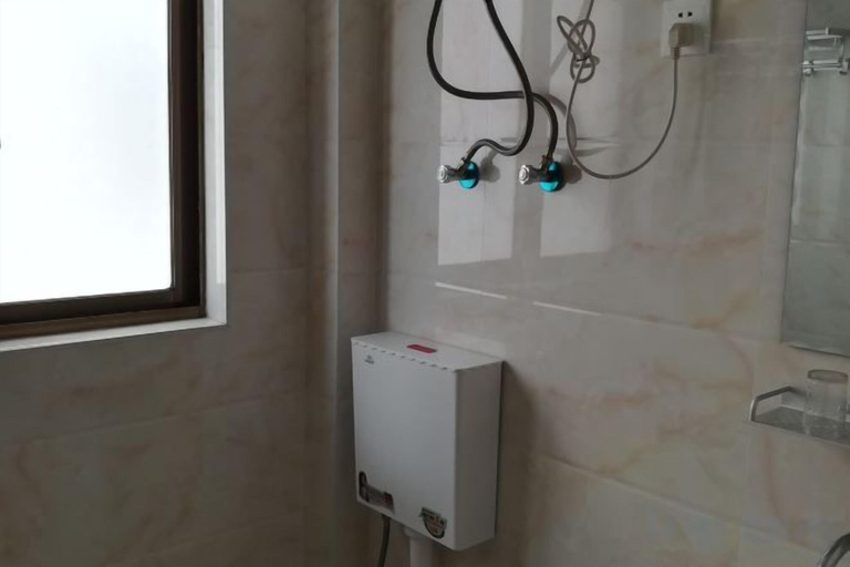Bathroom 3, Guzhen Inn, Shangrao