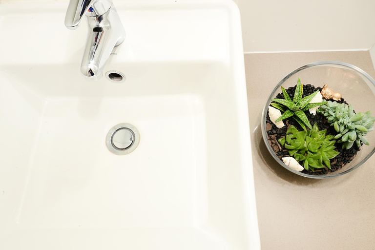 Bathroom 4, Oaks Moranbah Suites, Belyando