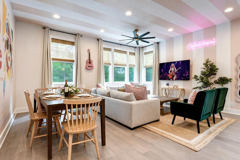 Others 2, 3 Homes - Rooftop - Fire Pit - Sleeps 36, Davidson