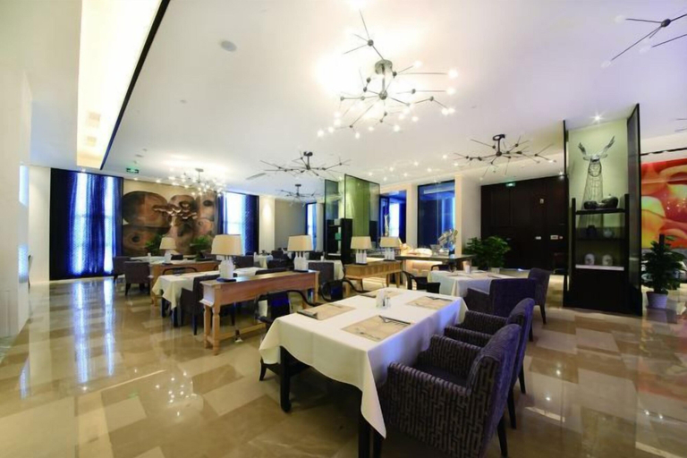 Food & Drinks 5, Longhu Hotel, Yantai