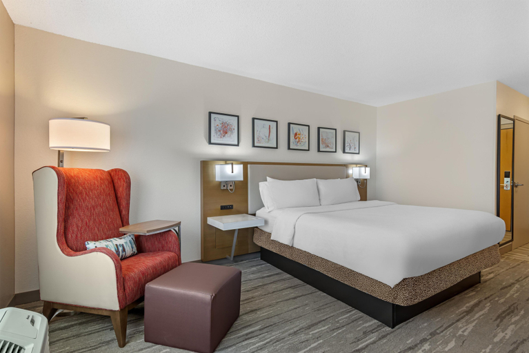 Bedroom 4, Hilton Garden Inn Atlanta Northpoint, Fulton