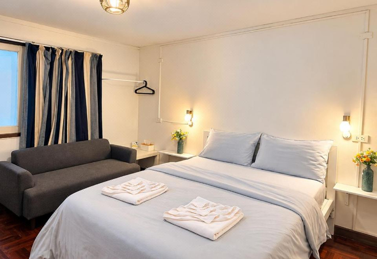 Others 5, Home16 Sukhumvit16, Khlong Toey