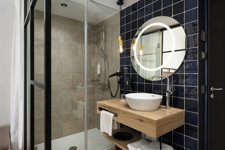 Bathroom 4, Danubius Hotel District V, Budapesti