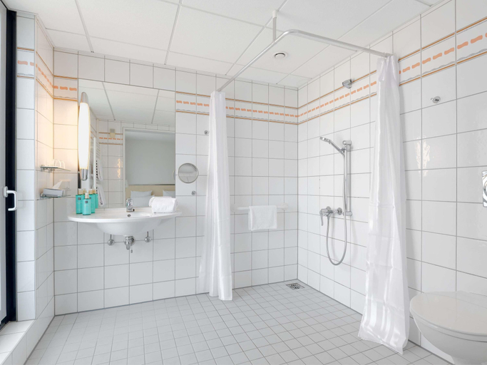 Bathroom 4, Novotel Berlin Mitte, Berlin