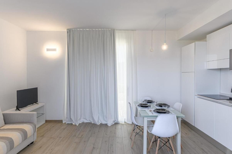 Others 2, Stunning Capo Falcone Apartments 2bed, Sassari