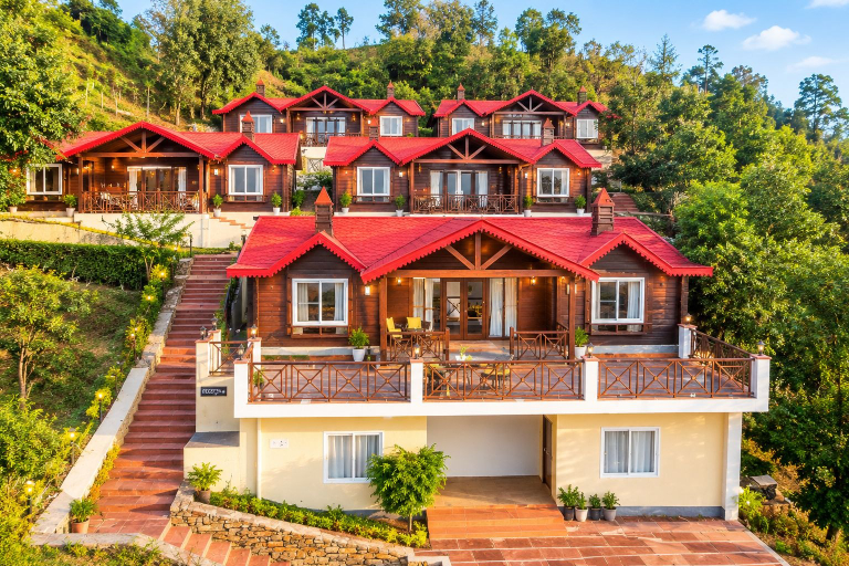 Exterior & Views