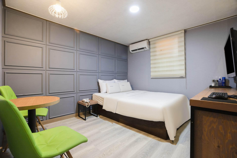 Bedroom 2, Hyatt Motel, Gyeyang
