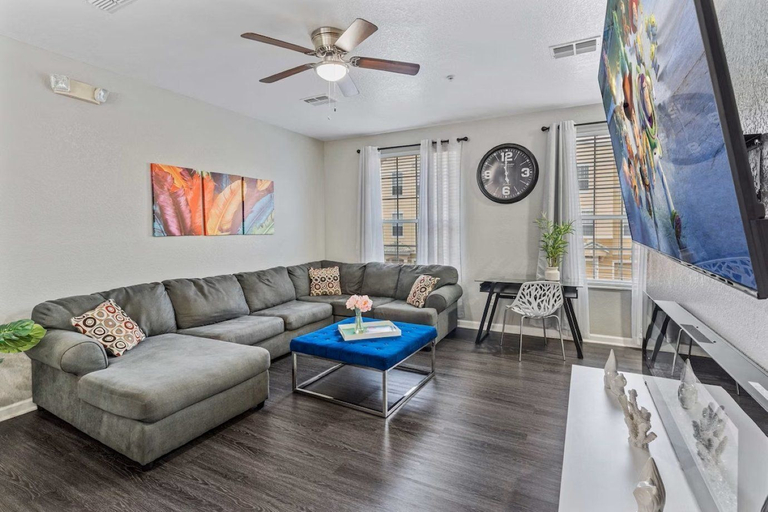 Others 4, Modern 3BR Condo With Balcony at Vista Cay, Orange
