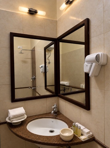 Bathroom 4, Diggi Palace Jaipur - A City Center Hidden Heritage Gem, Jaipur