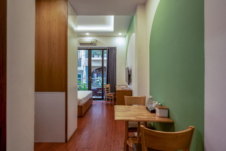 Others 5, TagoAmber, Ho Chi Minh City