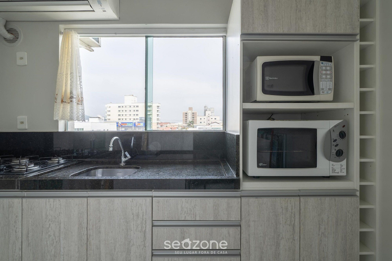 Others 3, Apartment w/ Barbecue, Close to the Beach Ibl103, Porto Belo