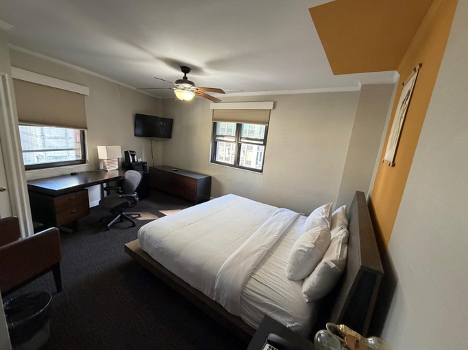 Bedroom 3, The Tremont Chicago Hotel, Cook