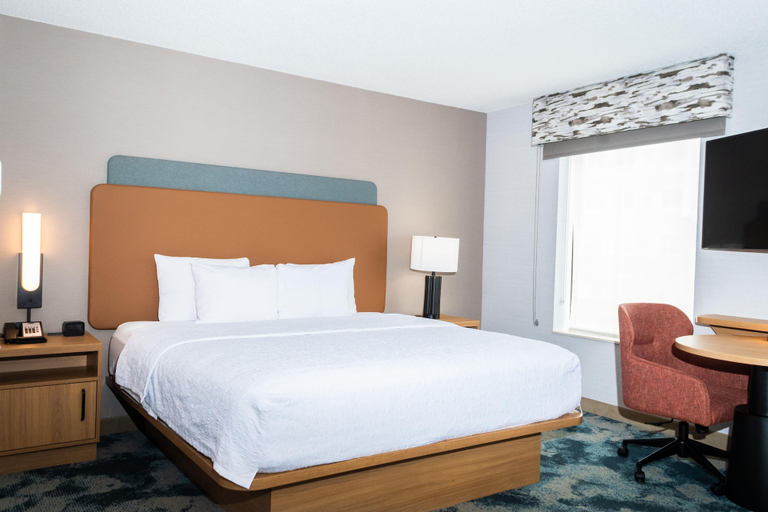 Bedroom 3, Hampton Inn & Suites Addison, Dupage