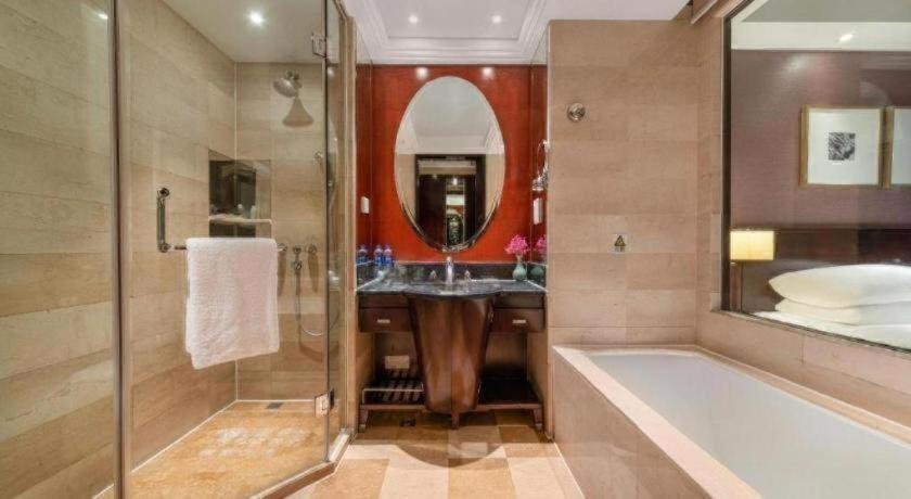 Bathroom 4, New Century Hangzhou Grand Hotel, Hangzhou