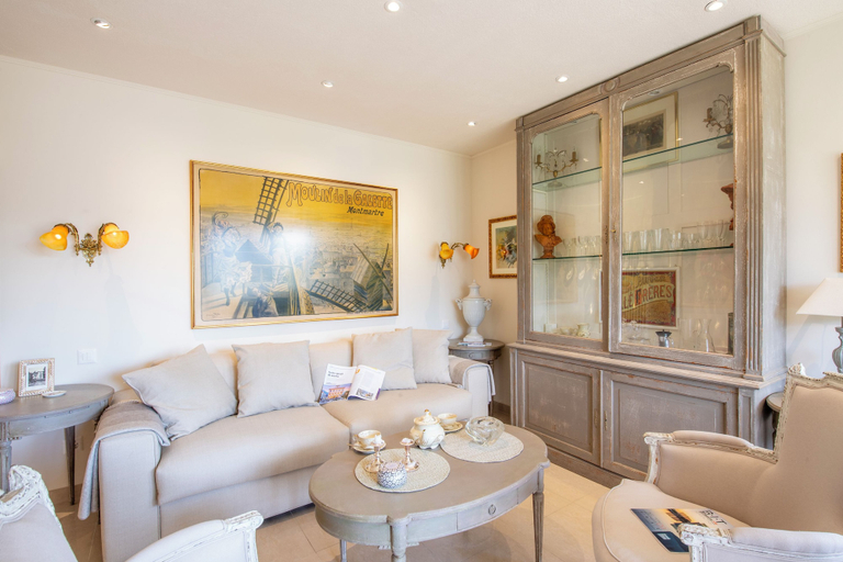 Others 2, Queen Lake View Apartment With Terrace, Lugano