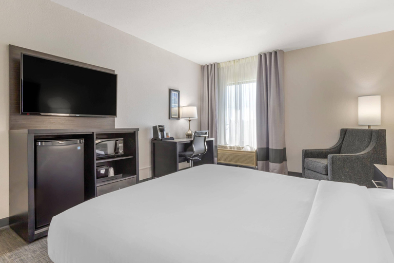 Bedroom 1, Comfort Inn & Suites Greer - Greenville, Greenville