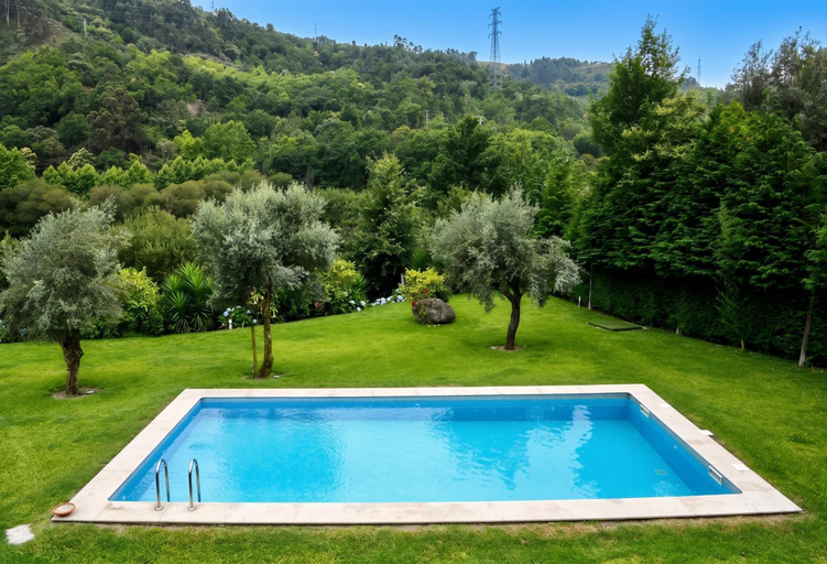 Sport & Beauty 2, "Spacious villa in Canicada with year-round private pool", Vieira do Minho