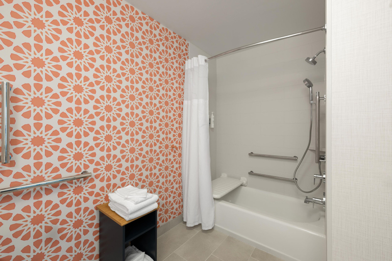 Bathroom 4, Hampton Inn & Suites Sacramento-Airport-Natomas, Sacramento