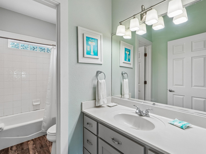 Bathroom 4, Crandall's Cottage by Silver Sands Vacation Rentals, Nueces