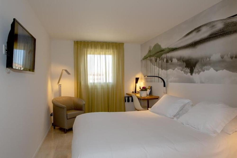 Bedroom 3, Hotel Alcyon, Corse-du-Sud