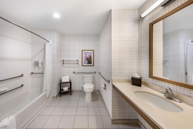 Bathroom 3, Hampton Inn & Suites Riverside/Corona East, Riverside