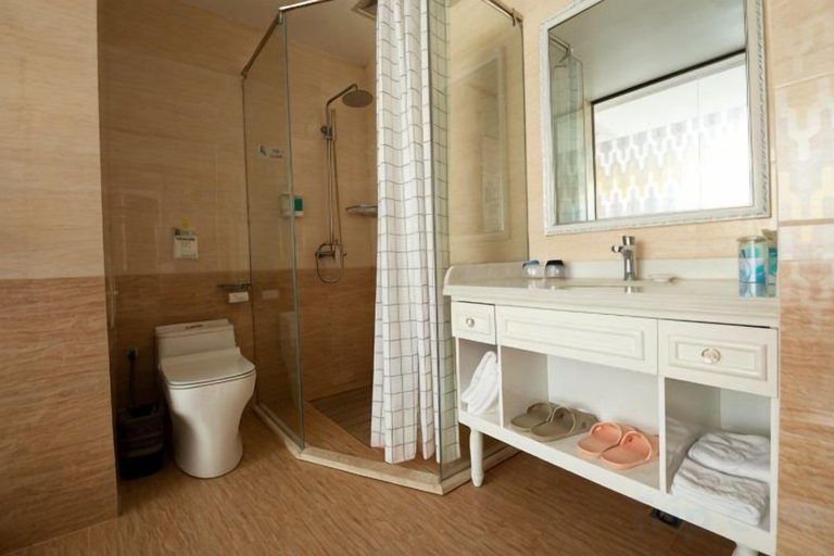 Bathroom, Kangjie Hotel, Honghe Hani and Yi