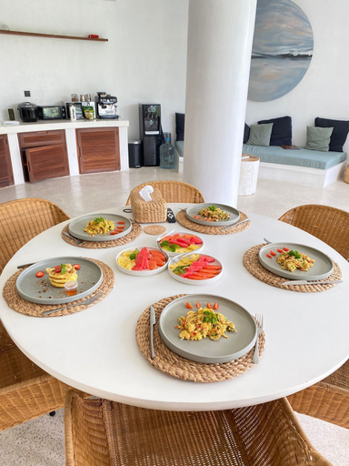 Food & Drinks, Hillstone Luxury Village, Badung