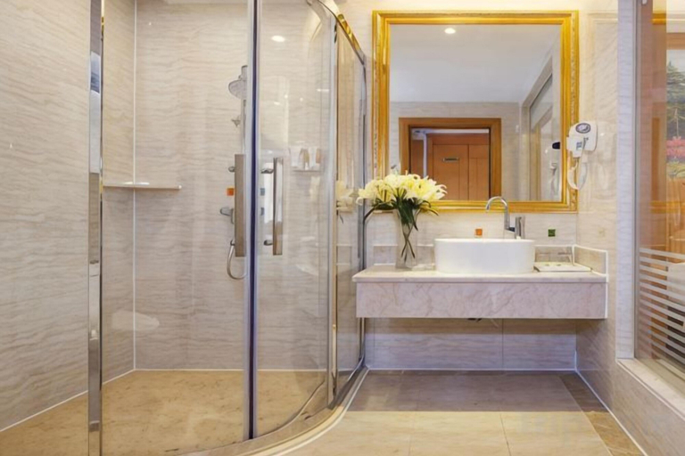 Bathroom 4, Vienna International Hotel (Danzhou Yangpu), Hainan