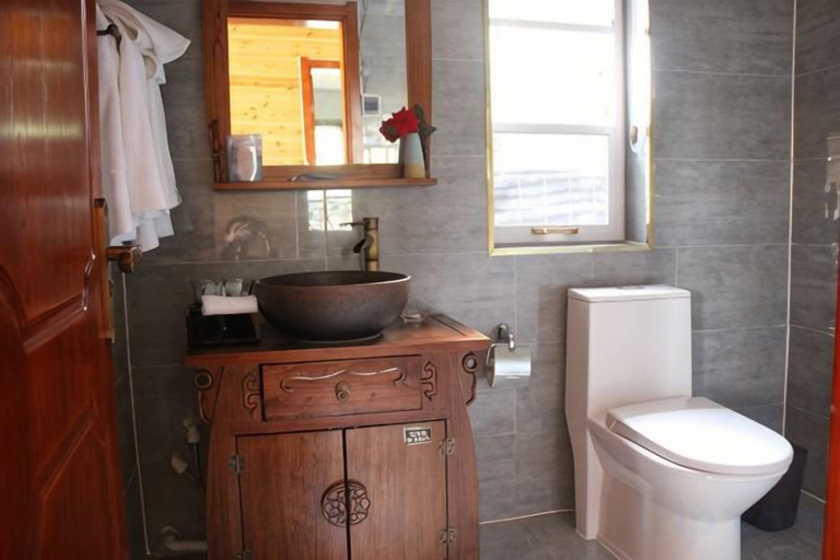 Bathroom, Yingzhigu Holiday Hotel, Linyi