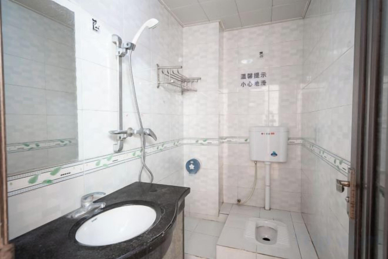 Bathroom, Phoenix Hotel, Wuzhou, Wuzhou