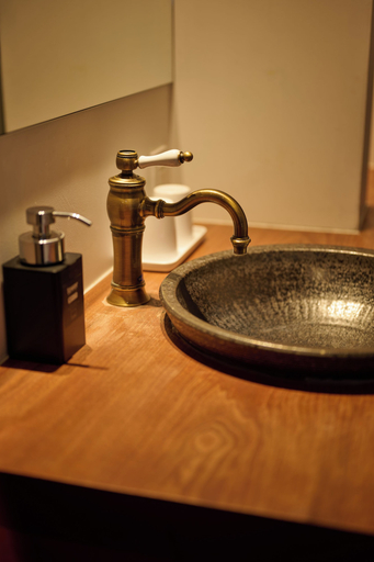 Bathroom 3, Tsumugi Nishinotoinhanayacho, Kyoto