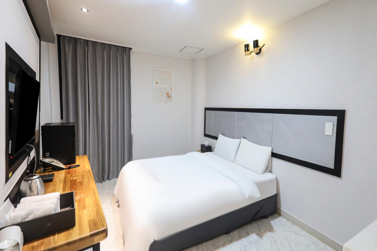 Bedroom 4, Yeosu Hotel Encore, Yeosu