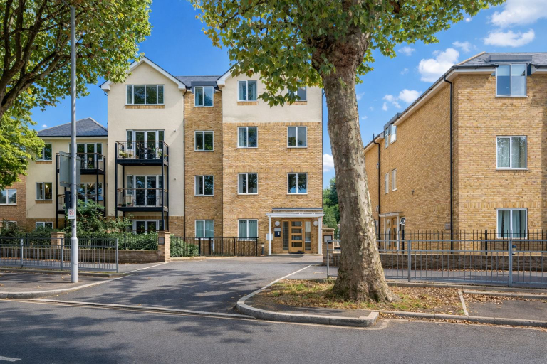 Exterior & Views, Roomspace Apartments - Nevis Court, London