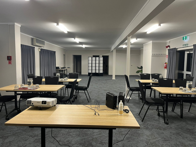Food & Drinks 5, Best Western Ellerslie International, Waitakere