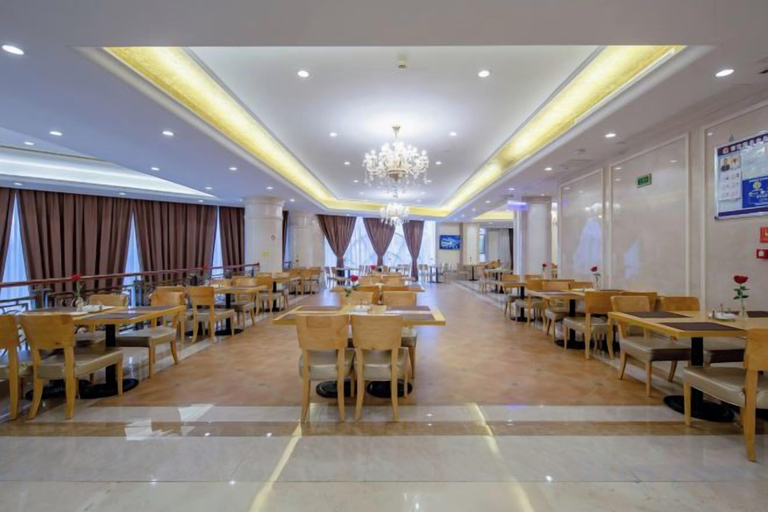 Food & Drinks 5, Vienna International Hotel, Baise