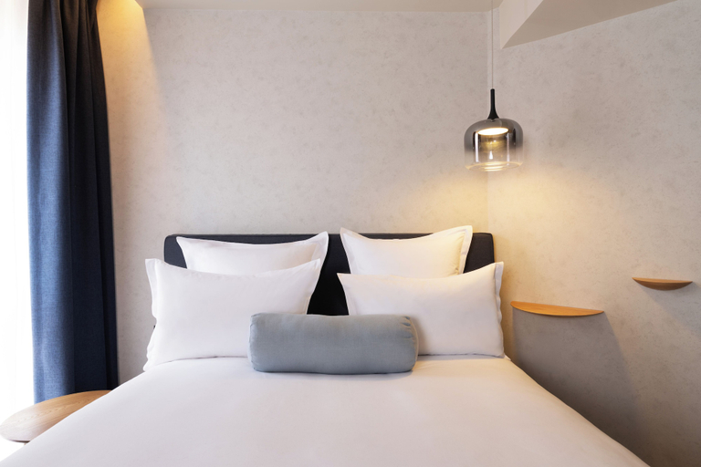 Bedroom 2, Vice Versa, Paris