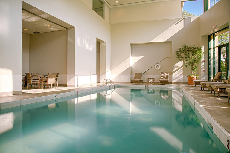 Sport & Beauty 2, Embassy Suites by Hilton Chicago O'Hare Rosemont, Cook