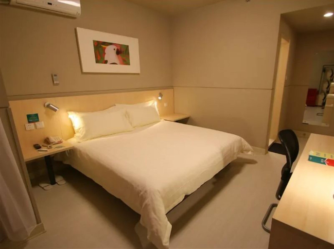 Bedroom 4, Jinjiang Inn (Shanghai Changzhong Road Subway Station), Shanghai