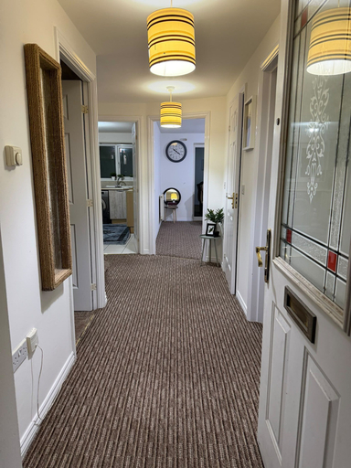 Others 3, Manchester Spacious 4-bed House, Sleeps 6, Manchester