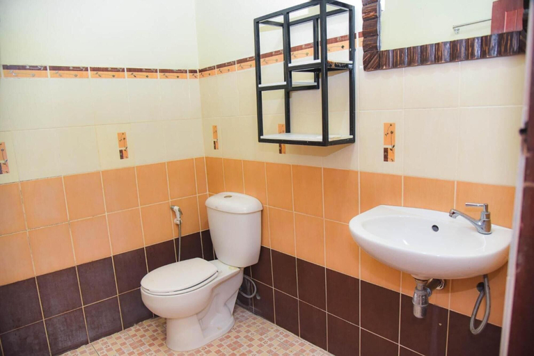 Bathroom, Pranee Bungalow, Ko Phangan