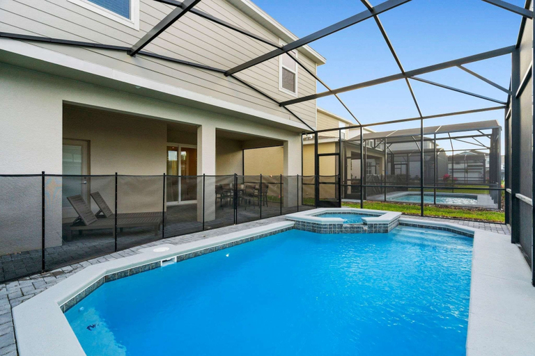 Others 2, 7BR Home for 15 w/ Private Pool Windsor Cay, Lake
