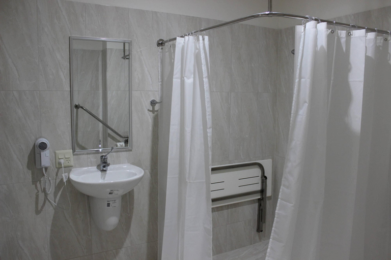 Bathroom 5, Quality Hotel Regent Rockhampton, Rockhampton
