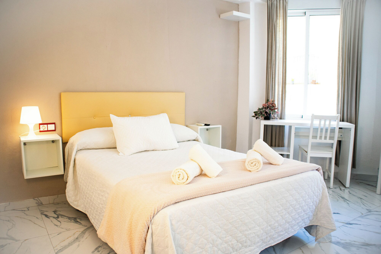 Bedroom 1, Hotel Avenida, Málaga