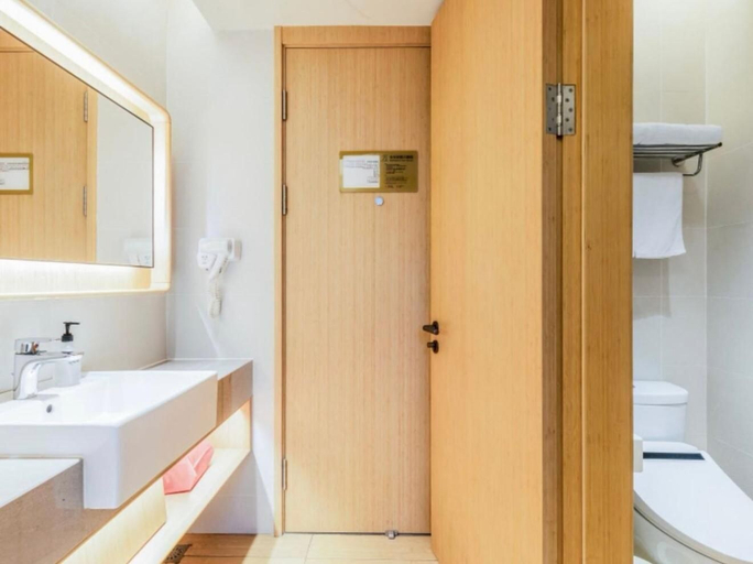 Bathroom 4, JI Hotel (Hangzhou West Lake Hubin Jiefang Road), Hangzhou