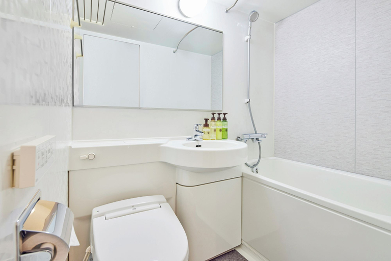 Bathroom 4, Hotel MyStays Sakaisuji Honmachi, Osaka