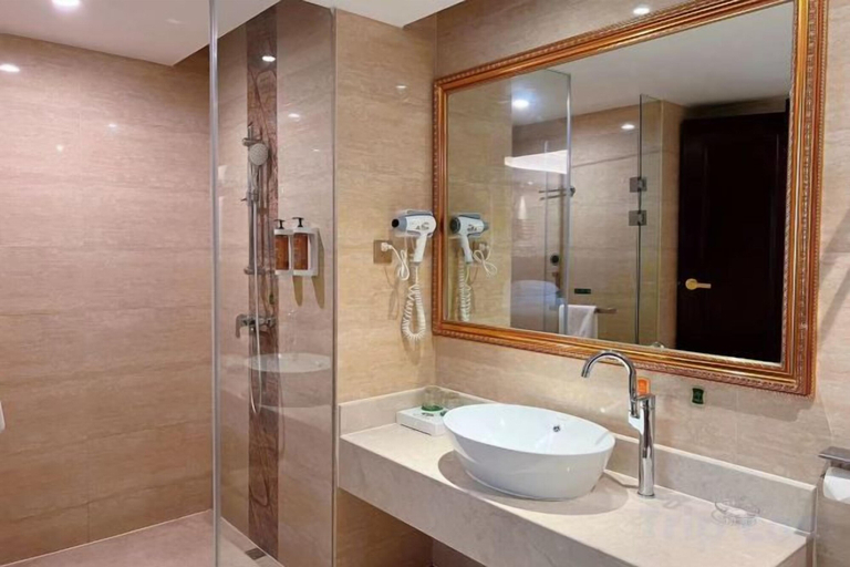 Bathroom, Vienna Hotel (Fengshan), Hechi