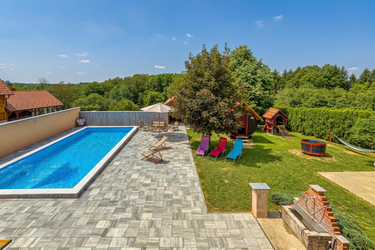 Sport & Beauty 4, Pool & Sauna Countryside Retreat Klara, Kravarsko